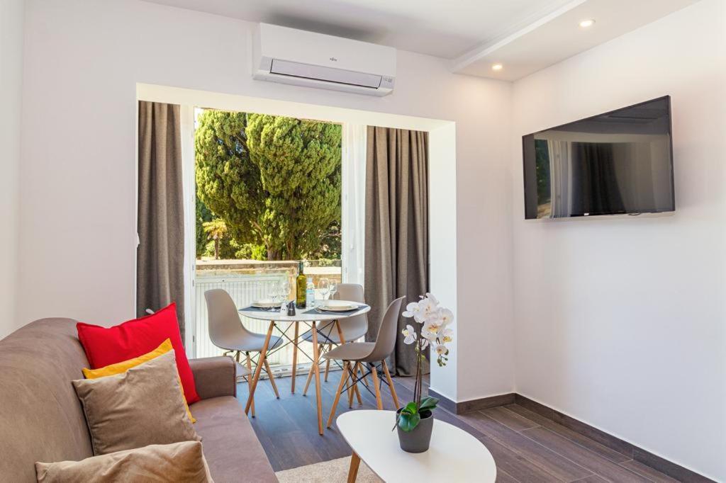 N&G New Apartment Stoja Beach 普拉 外观 照片