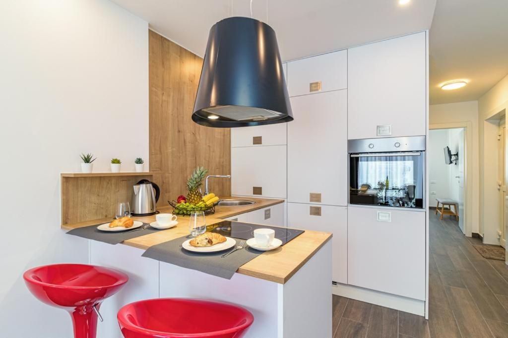 N&G New Apartment Stoja Beach 普拉 外观 照片